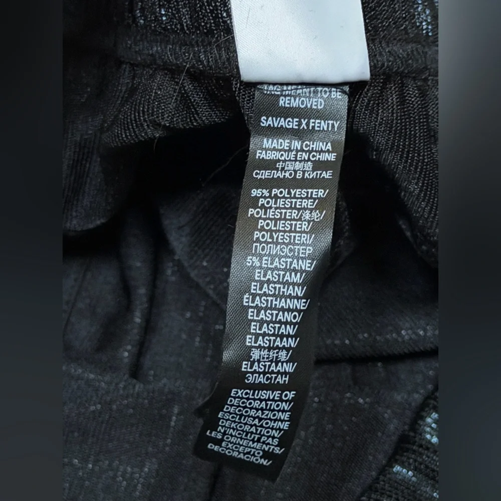 NEW Savage X‎ Fenty Chain Reaction Metallic Black Basketball Shorts Streetwear S